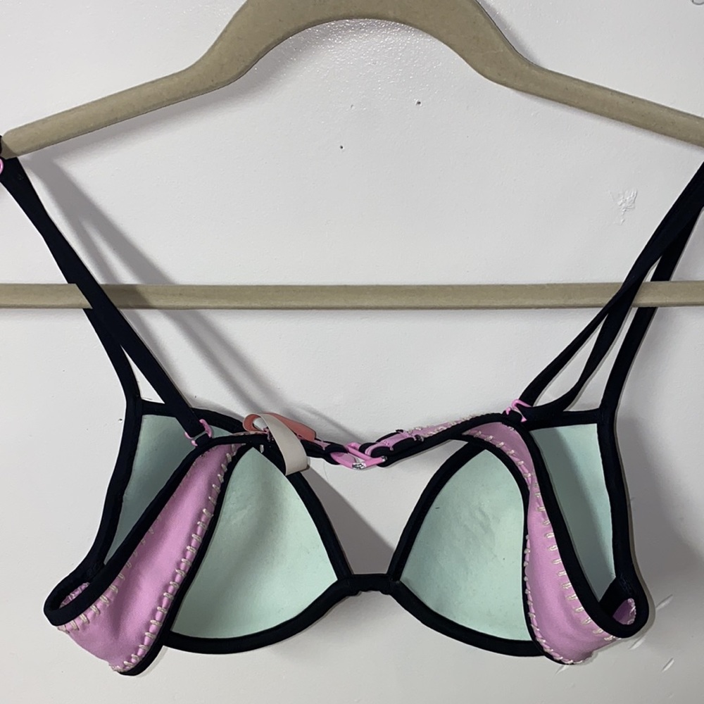 Victoria’s Secret swimsuit top - Picture 2 of 5